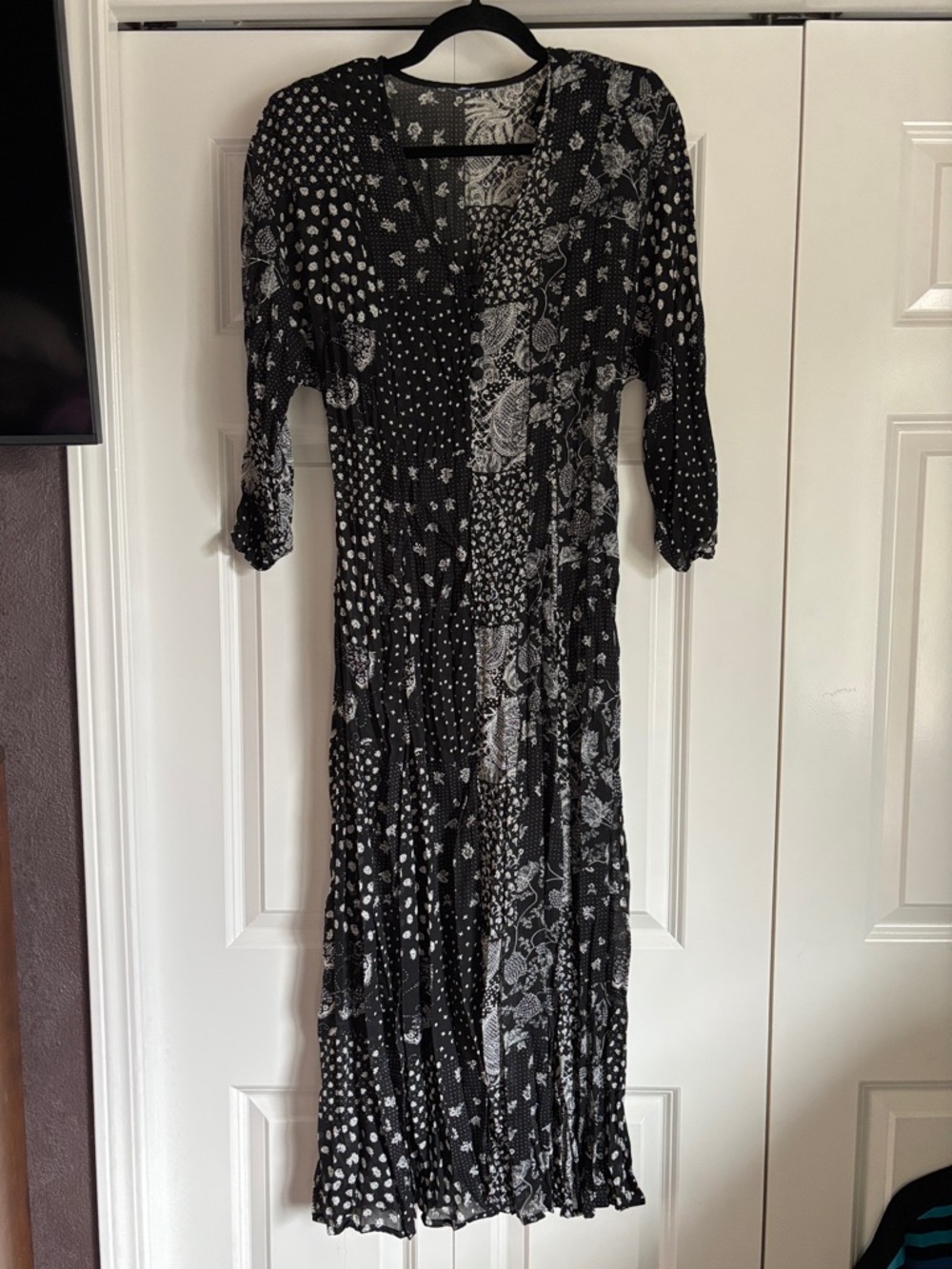 90s Vintage Black & White Printed Midi Dress - Women's